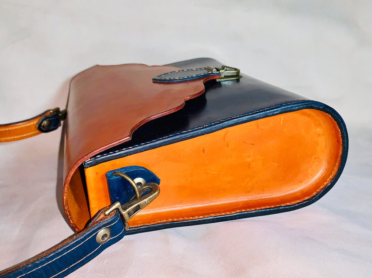 Eden Molded Side Crossbody
