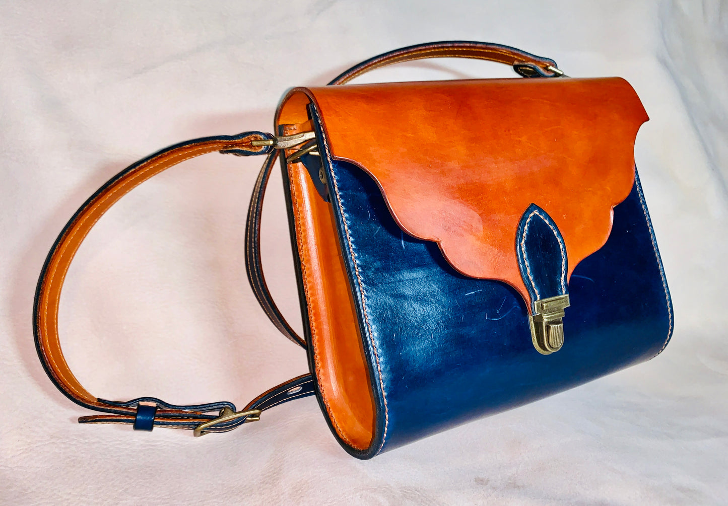 Eden Molded Side Crossbody